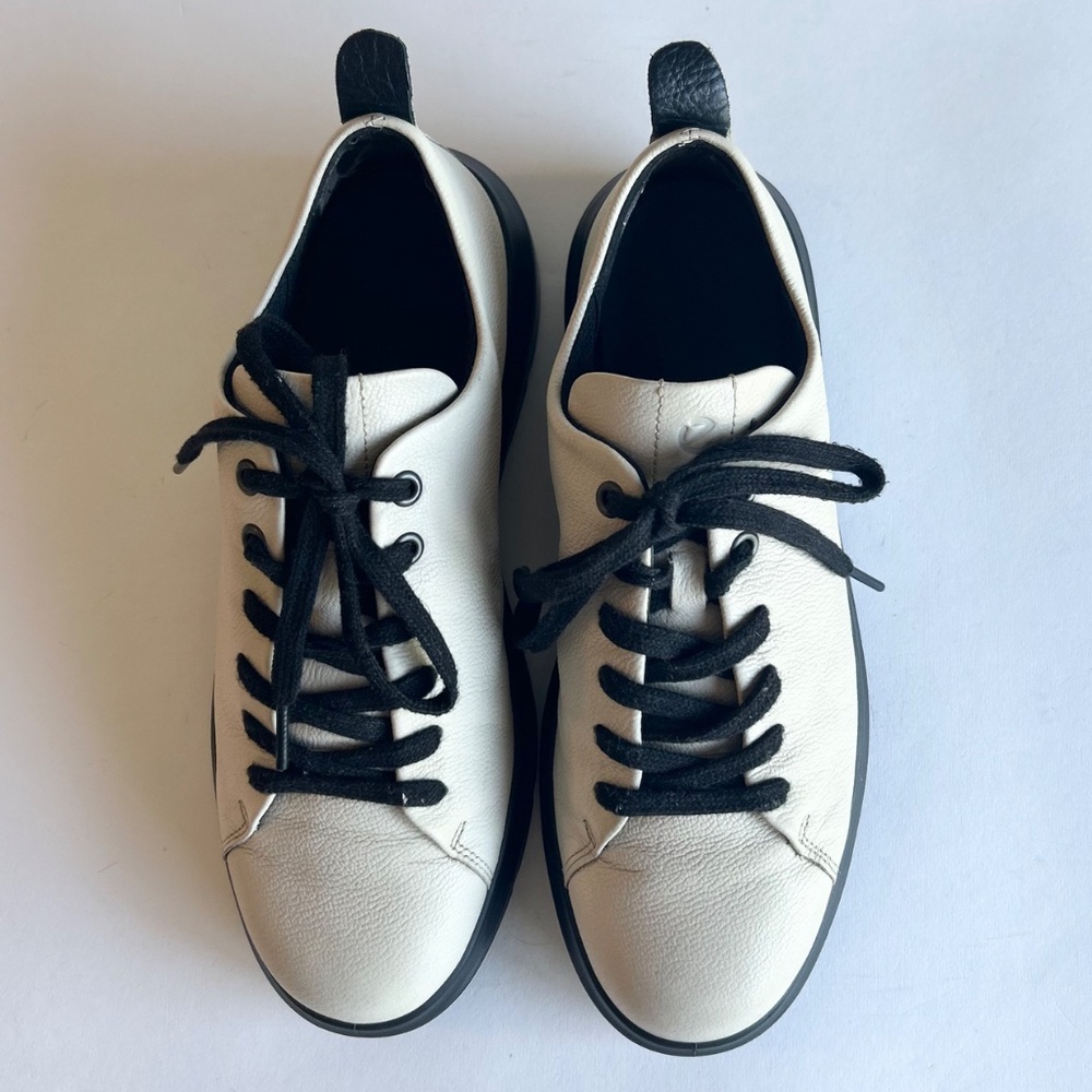 Ecco Ivory Leather Black Rubber Outsole Sneakers size 7.5 - Picture 5 of 13